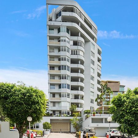 Lavish 3-Bed With Wraparound Balcony And Pool Brisbane Exterior foto