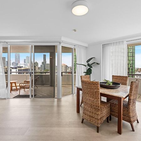 Lavish 3-Bed With Wraparound Balcony And Pool Brisbane Exterior foto