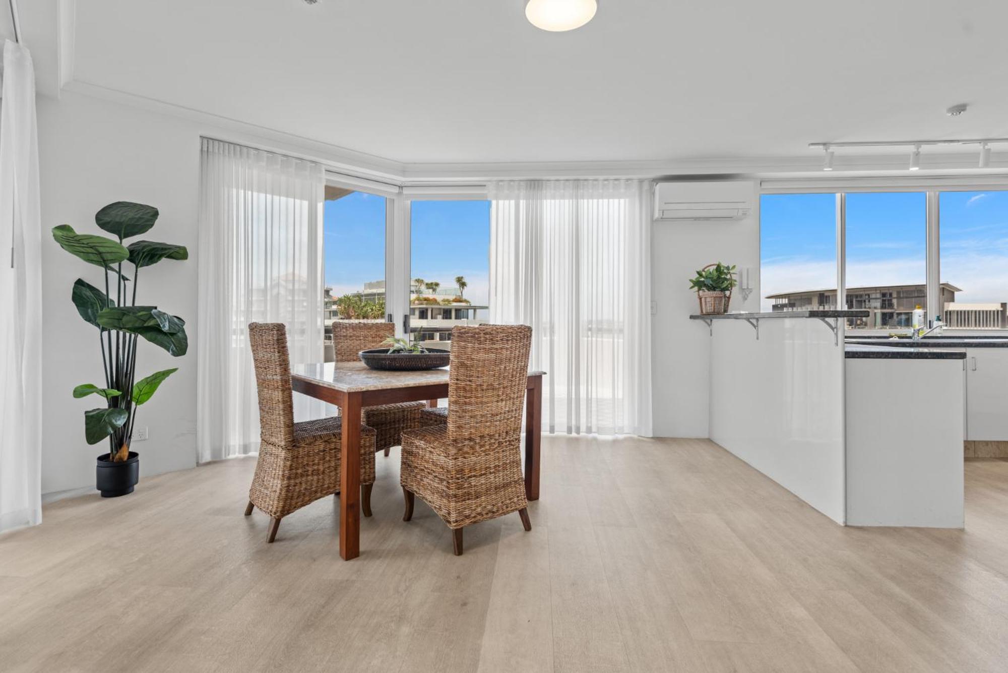 Lavish 3-Bed With Wraparound Balcony And Pool Brisbane Exterior foto
