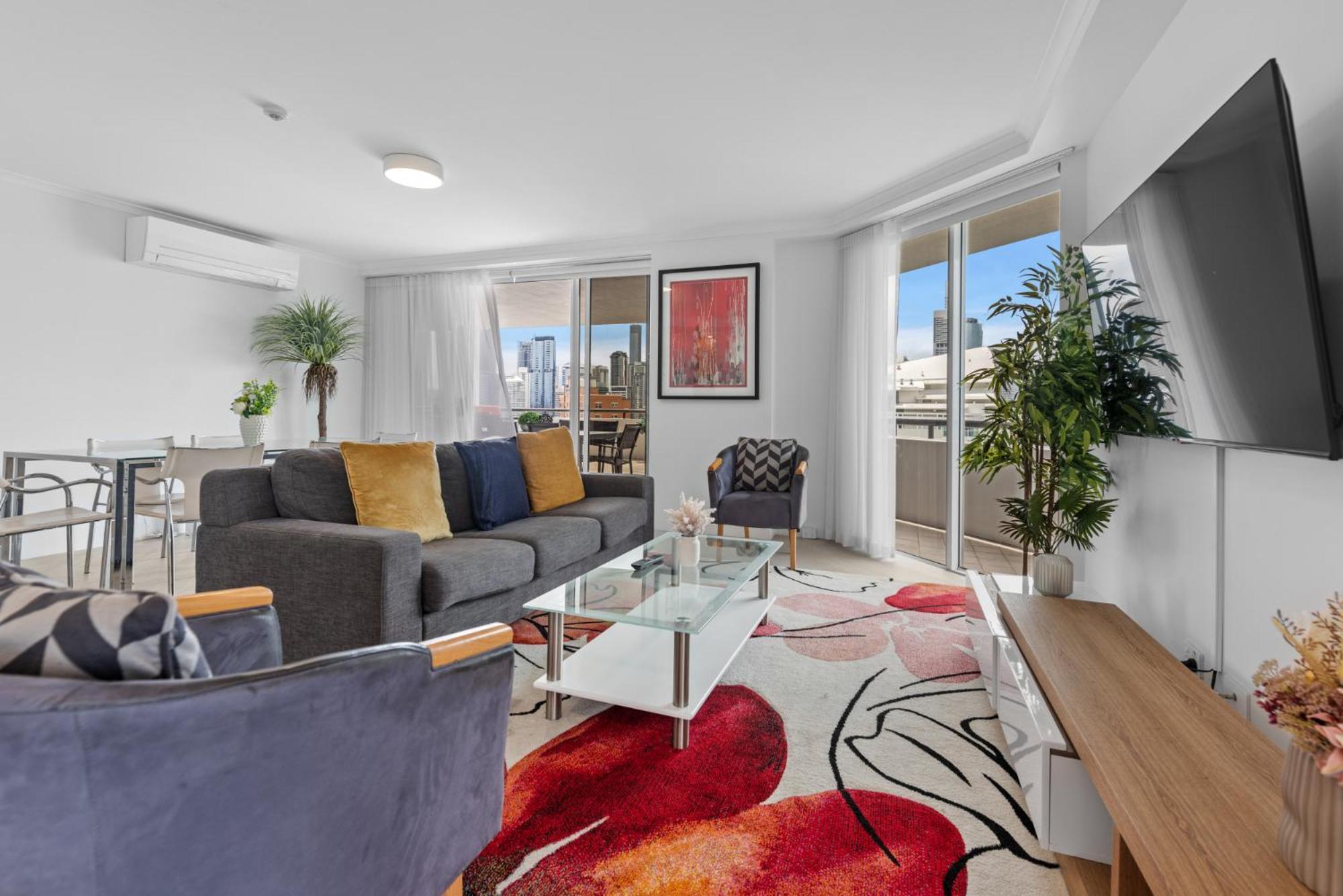 Lavish 3-Bed With Wraparound Balcony And Pool Brisbane Exterior foto